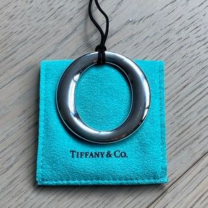 Tiffany & Company Elsa Peretti Sevilliana circle pendant. Sterling Silver.